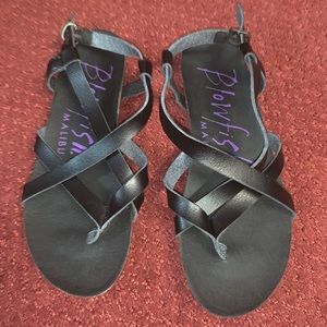 NWOT strappy black flat sandal